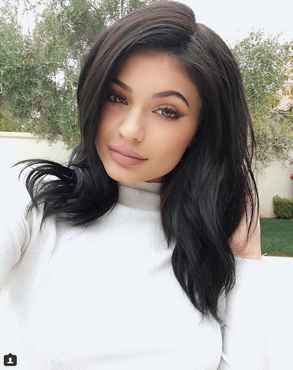 Kim Kardashian'ın üvey kardeşi Kylie Jenner'ın Twitter'da 16 milyon takipçisi var.