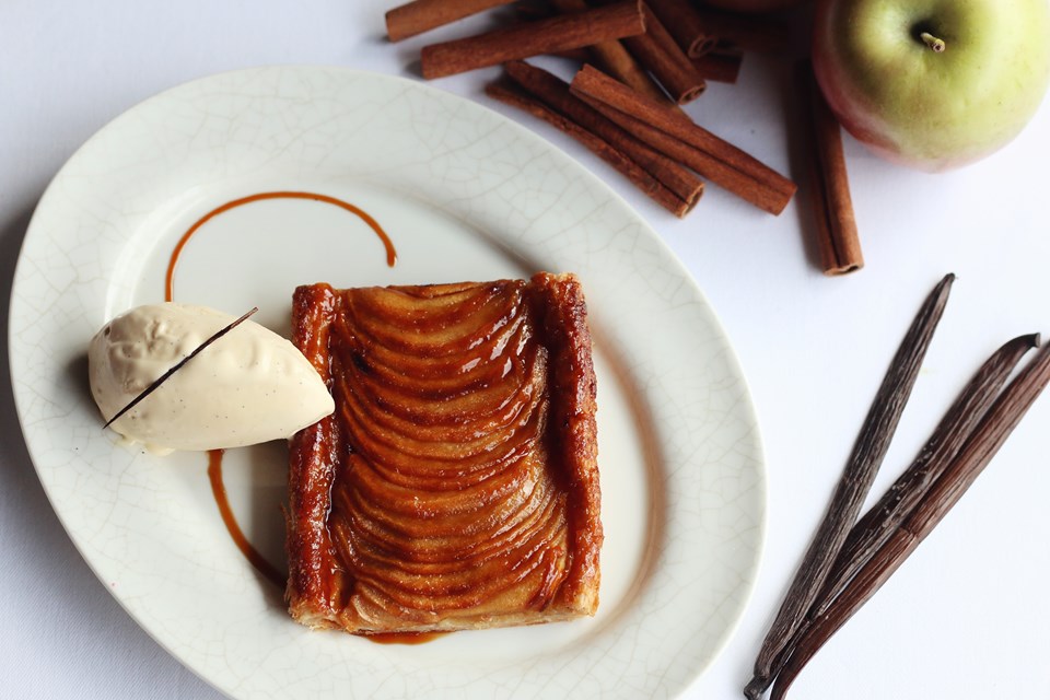 İnce kristal elma tart (Apple tarte fine)