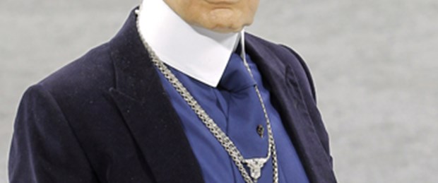 Lagerfeld'den kitap kokulu parfüm