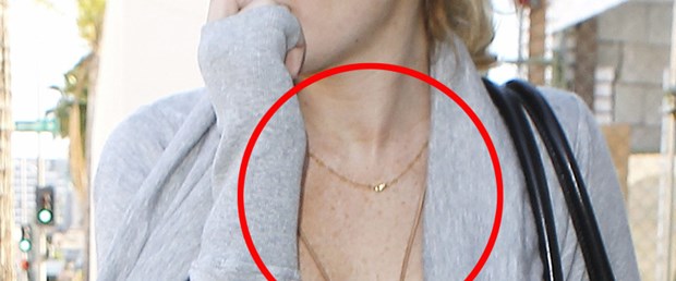 Lohan'ın hırsızlık görüntüsünü satıyor