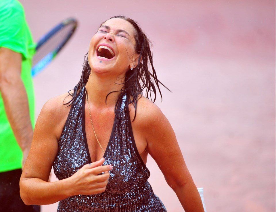 YAĞMUR HÜLYA AVŞAR'I DURDURAMADI