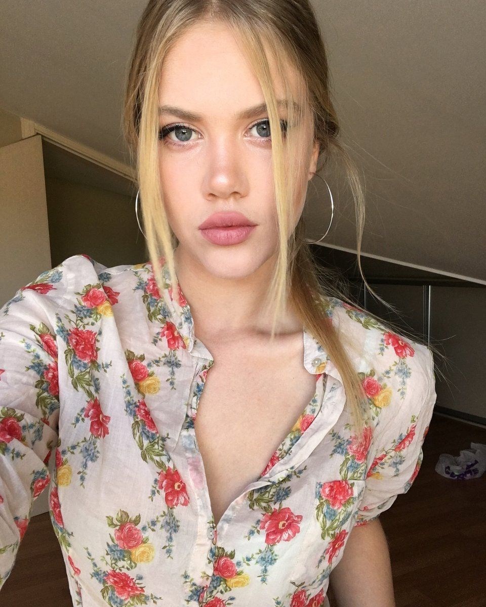 SEREL YERELİ MAKYAJSIZ GÖRÜNTÜLENDİ