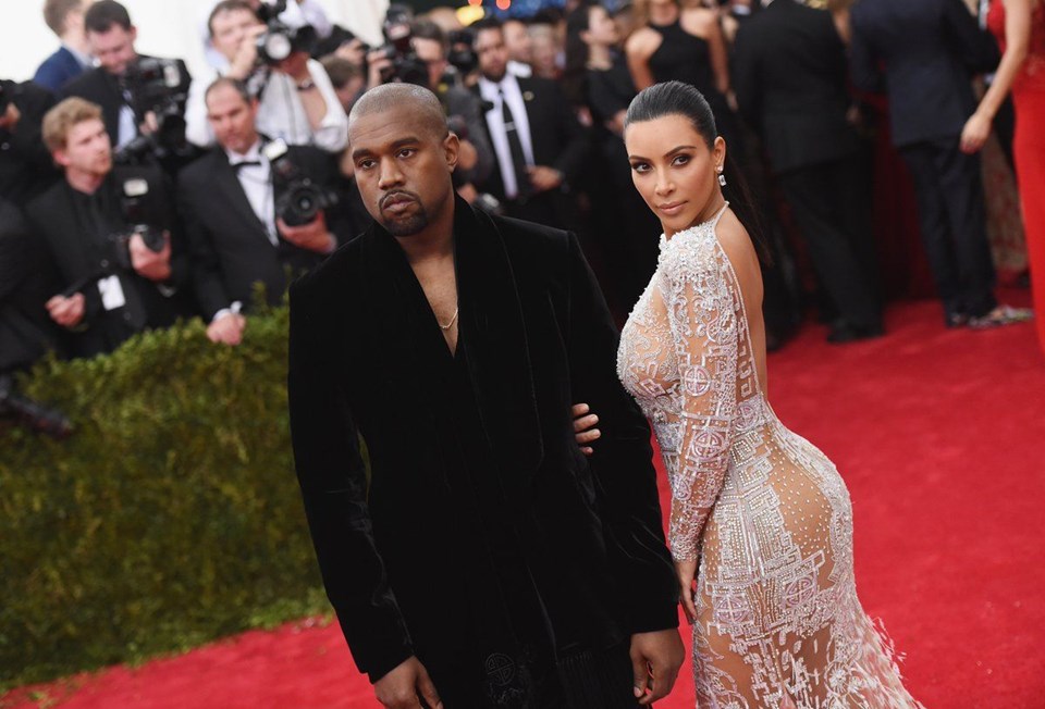 KIM KARDASHIAN: HEYECANLI ŞEYLER PLANLIYORLAR (KANYE WEST, BEYAZ SARAY'A GİDİYOR)