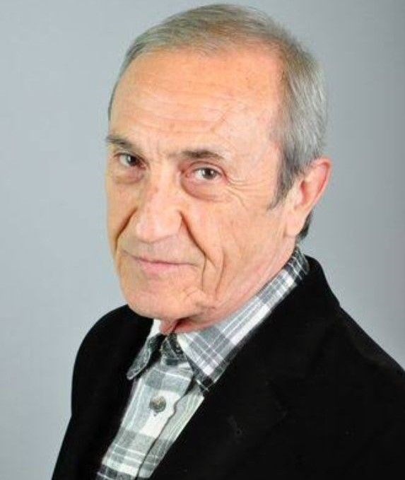 ÜNLÜ TİYATRO OYUNCUSU YAMAN TÜZCET VEFAT ETTİ