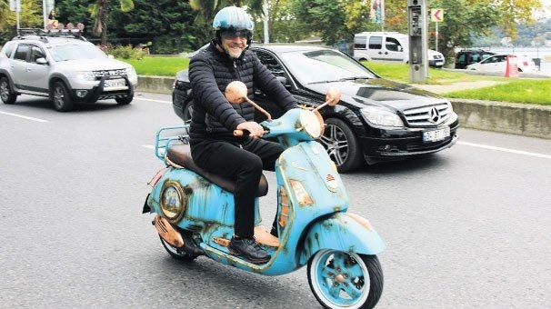 BEYAZIT ÖZTÜRK'ÜN MOTOSİKLETİNDE DİKKAT ÇEKEN DETAY