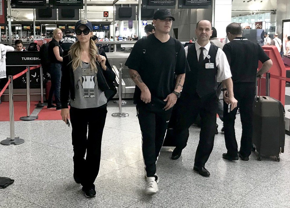 PARIS HILTON: SANILDIĞI GİBİ DEĞİLİM