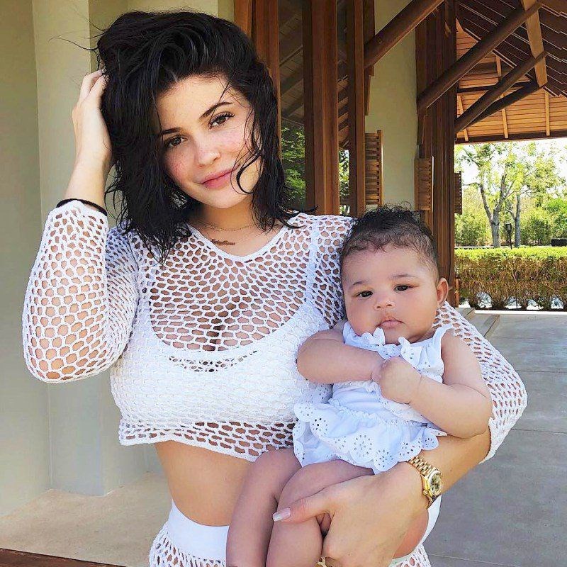 KYLIE JENNER’DEN BEBEĞİNE ALTIN HEDİYE