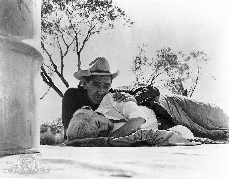 KESİLEN GÖRÜNTÜLERİ DOLAPTAN ÇIKTI