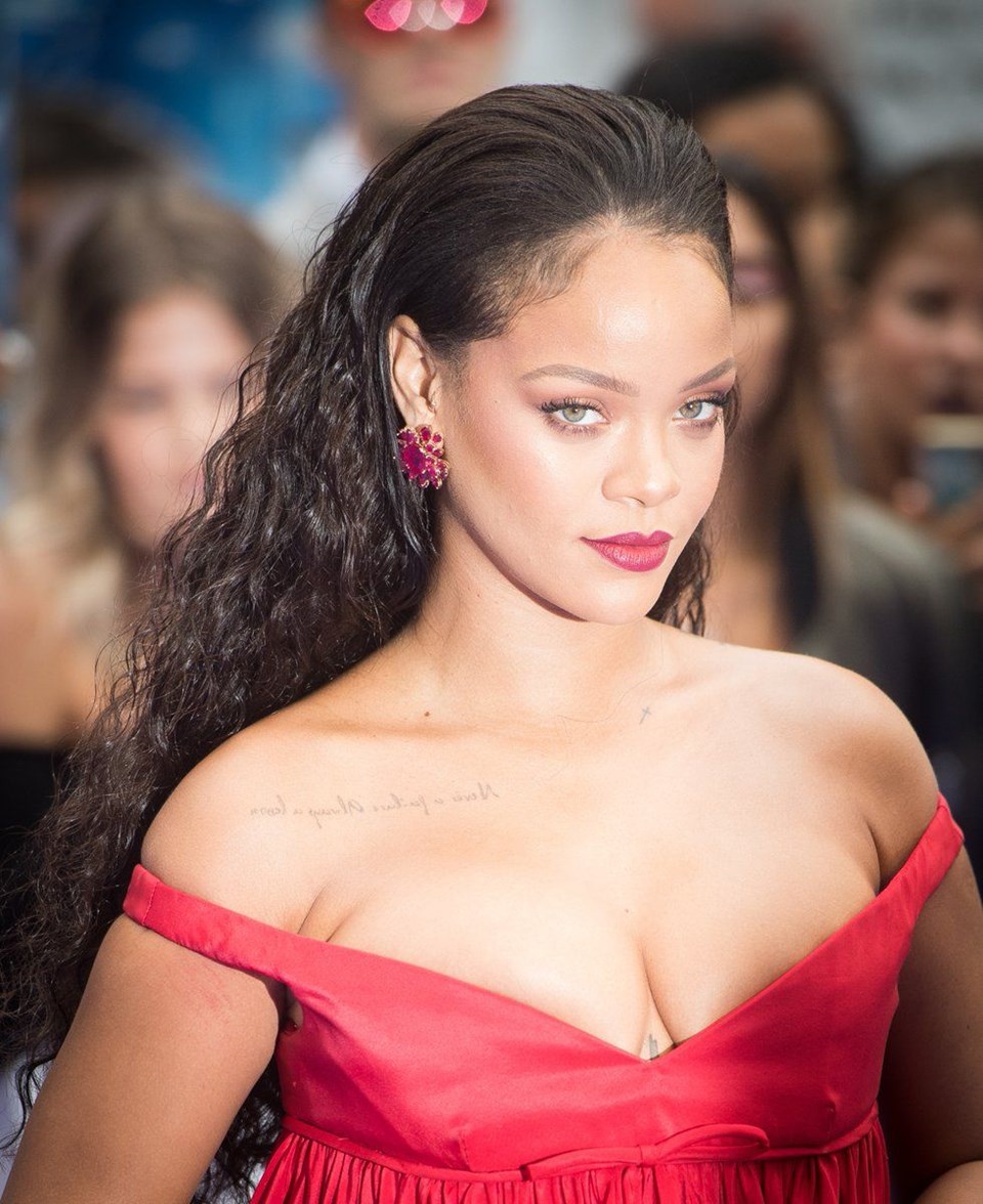 POLİS RIHANNA İÇİN ALARMA GEÇTİ