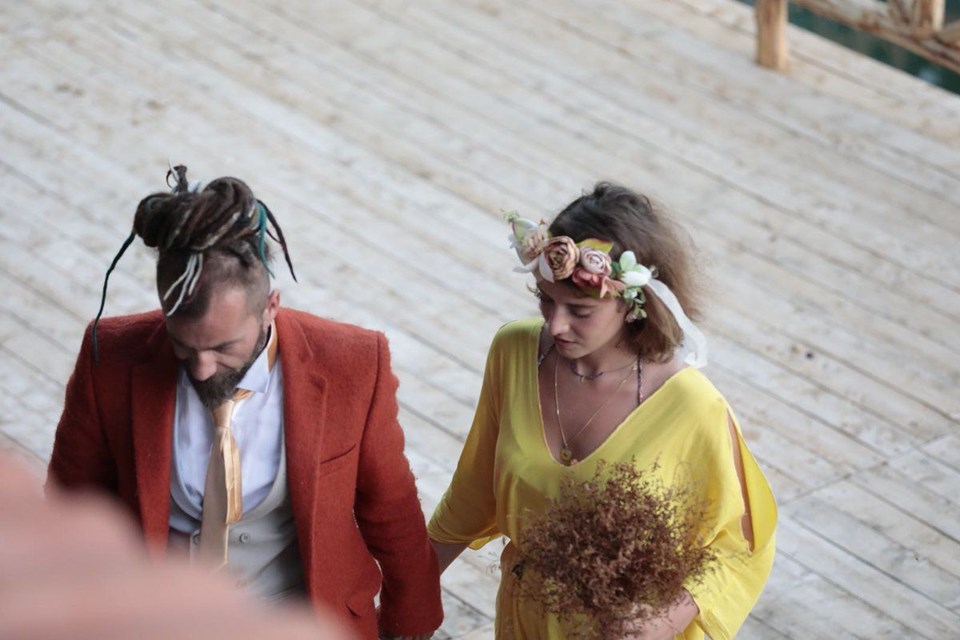 OYUNCU ELİF ATAKAN EVLENDİ