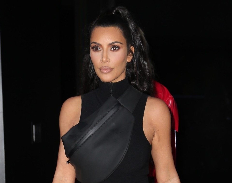 "BUNU AKCAK KIM KARDASHIAN GİYER"