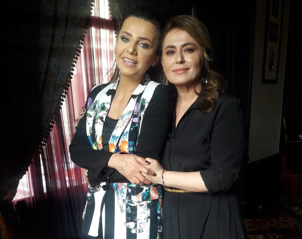 NAZAN KESAL: ÇOCUKLUĞUMA DAİR ŞEN KAHKAHALAR HATIRLIYORUM