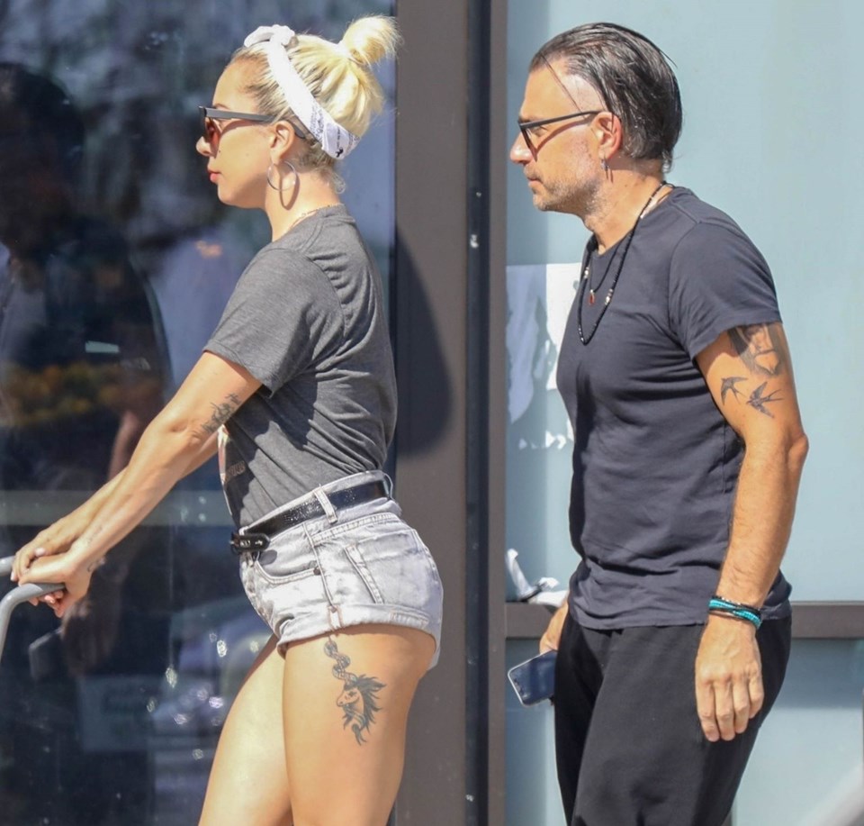 LADY GAGA SEVGİLİSİYLE ALIŞVERİŞTE