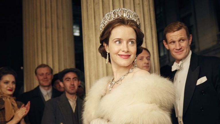 THE CROWN DİZİSİNDE YENİ KRALİÇENİN İLK FOTOĞRAFI YAYINLANDI