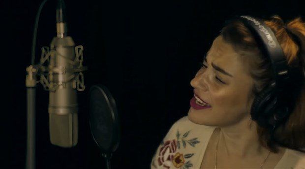 CEYLAN ERTEM CUMARTESİ ANNELERİ İÇİN SÖYLEDİ