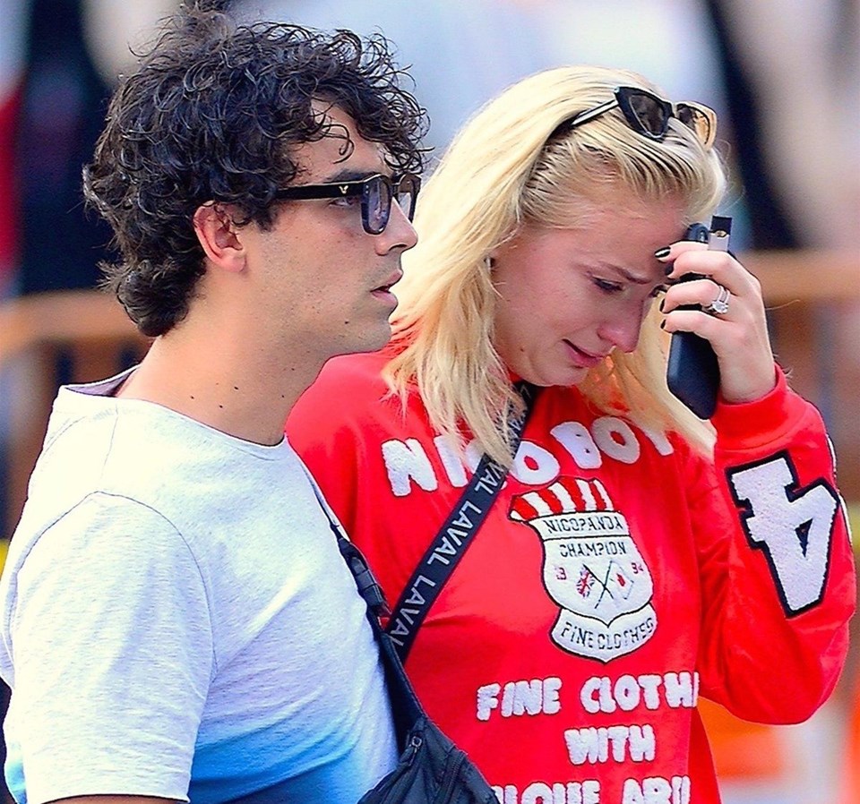 SOKAK ORTASINDA AĞLAMA KRİZİNE GİRDİ