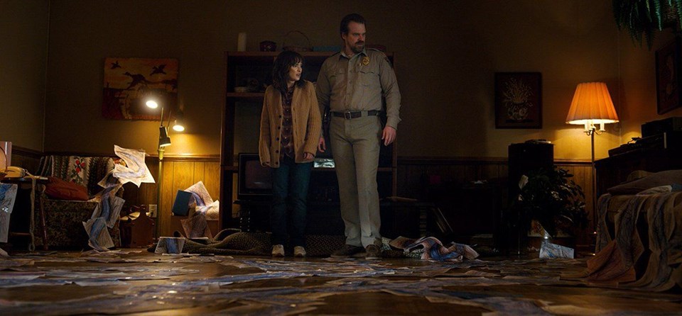 STRANGER THINGS'İN HOPPER'I YENİ SEZON HAKKINDA KONUŞTU