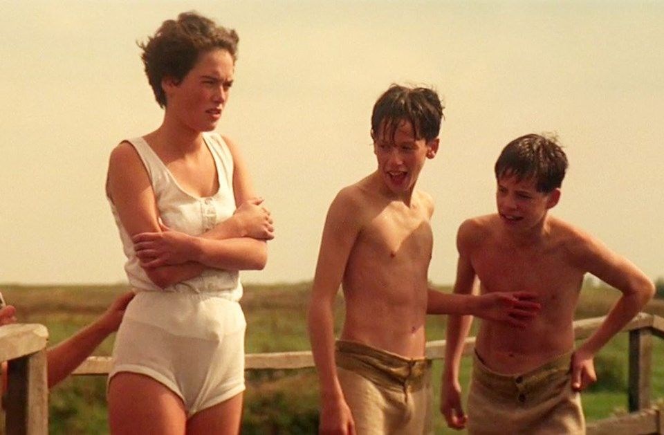 ÜNLÜ OYUNCULARIN İLK FİLMLERİNDEKİ HALLERİ