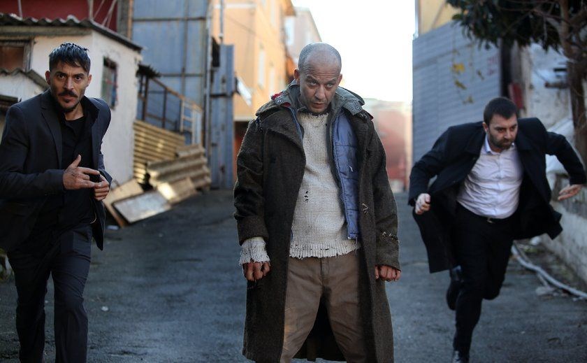 "İŞSİZ VE KÖTÜ GÜNLERİ DÜŞÜNEREK MOTİVE OLUYORUM"