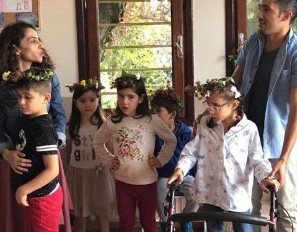 ÜNLÜLERDEN OKUL PAYLAŞIMLARI