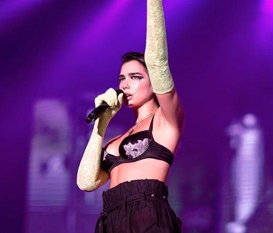 DUA LIPA'DAN HAYRANLARI İÇİN GÖZYAŞI
