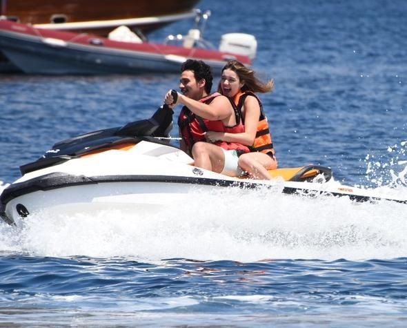 GENÇ ÇİFTİN TATİLİNDEN İLK FOTOĞRAFLAR