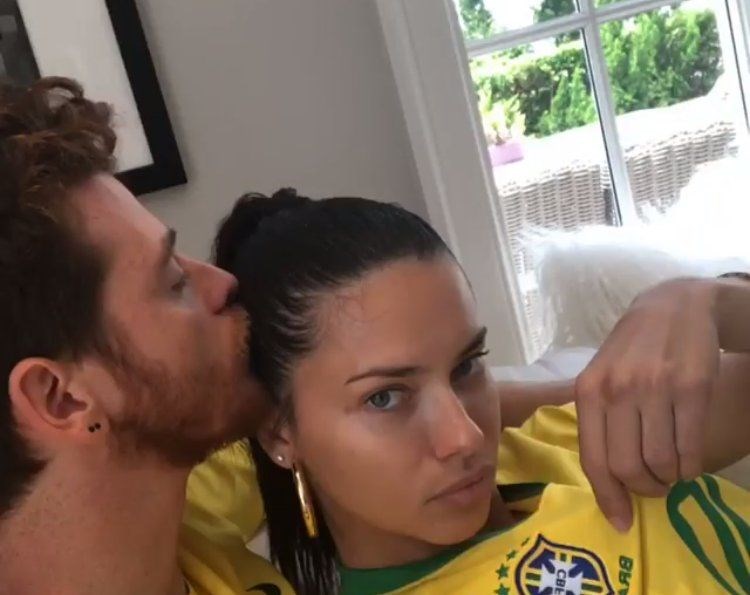 "ZORLA MAÇ İZLETİYOR"