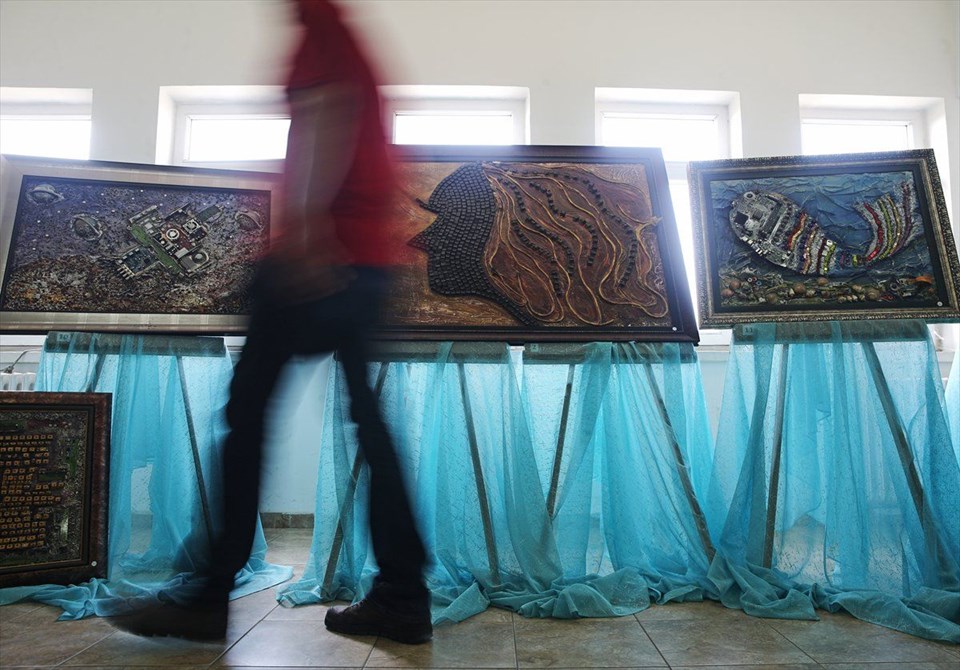 ESKİ BİLGİSAYAR PARÇALARI SANAT ESERİ OLDU