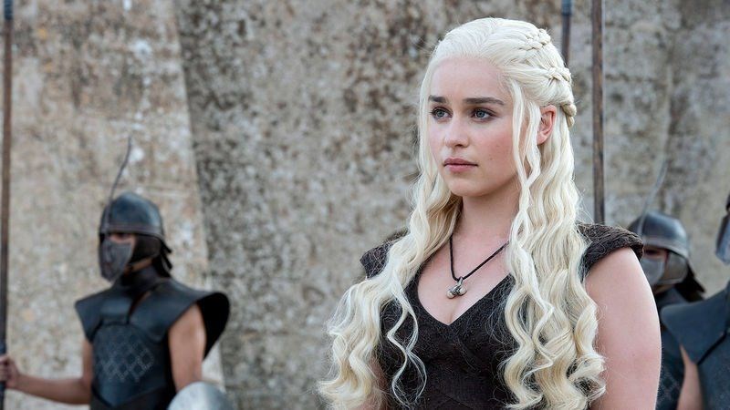 EMILIA CLARKE'TAN GAME OF THRONES DÖVMESİ
