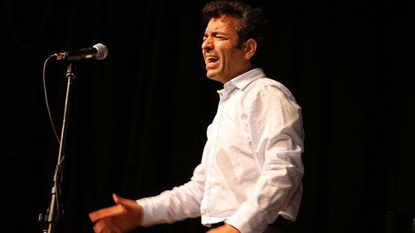 OĞUZ AKSAÇ YÖRESEL NAĞME FARKINI KENDİNE HAS TARZIYLA ANLATIYOR