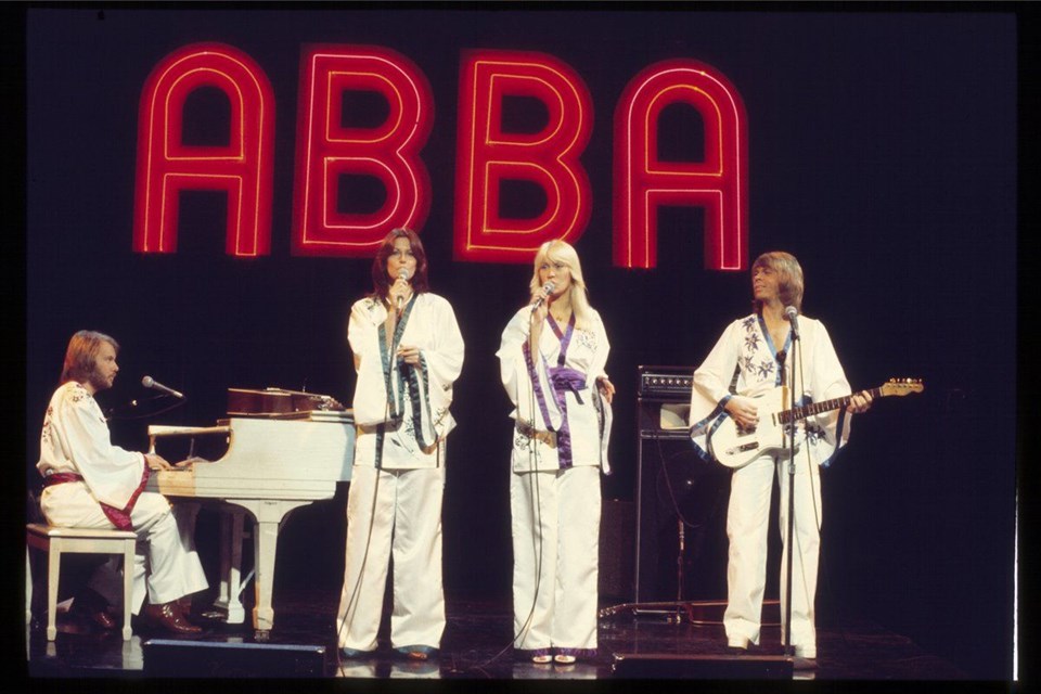 ABBA'DAN 35 YIL SONRA İLK STÜDYO FOTOĞRAFI
