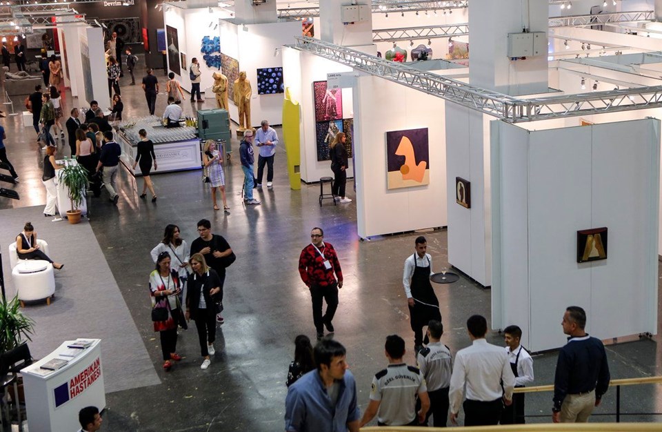 CONTEMPORARY ISTANBUL'UN ÖN İZLEME GÜNÜNE 11 BİN KİŞİ