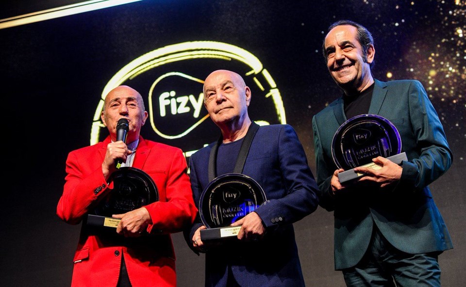 İSTANBUL MÜZİK HAFTASI'NDA ÖDÜLLER SAHİPLERİNİ BULDU