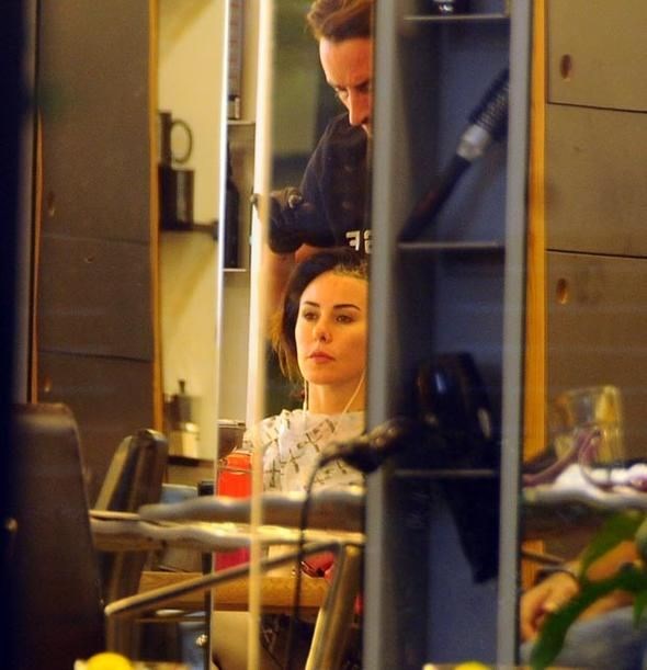 DEFNE SAMYELİ'DEN TEPKİ: DİŞÇİYE DE GELSEYDİNİZ