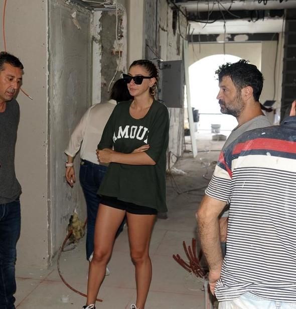 ŞEYMA SUBAŞI TEFTİŞTE (KAFE HAZIRLIKLARI)