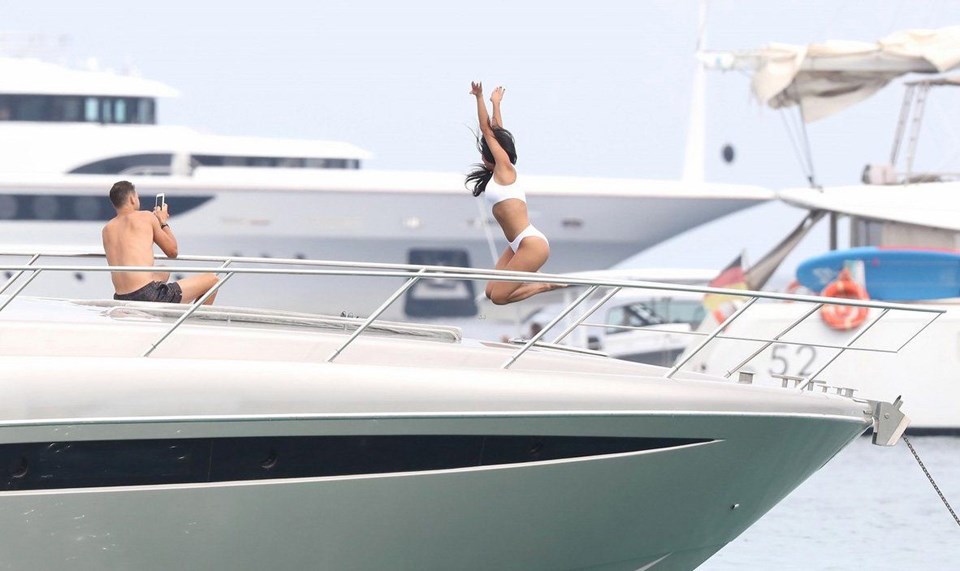 13 YAŞ KÜÇÜK SEVGİLİYLE ROMANTİK TATİL