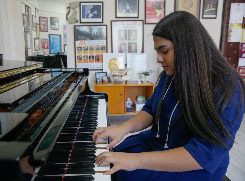 KÜÇÜK PİYANİST TUNAY KURBAN'A ULUSLARASI ÖDÜL