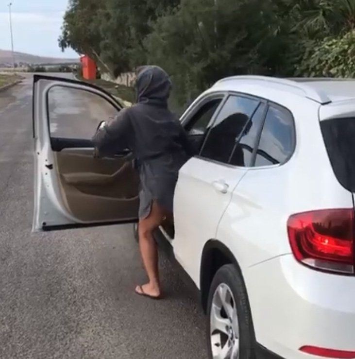 HÜLYA AVŞAR DA O AKIMA KATILDI