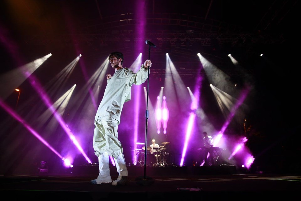 İSTANBUL OSCAR AND THE WOLF ŞARKILARIYLA COŞTU