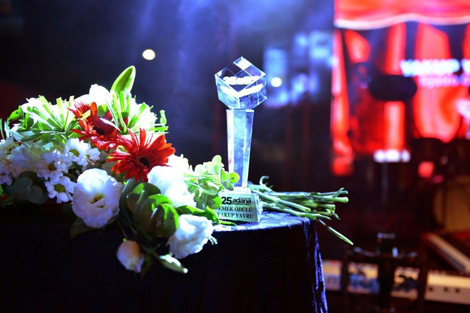 HAYATINI KAYBEDEN YAKUP YAVRU'NUN ÖDÜLÜ ÇİÇEKLERLE DONATILDI