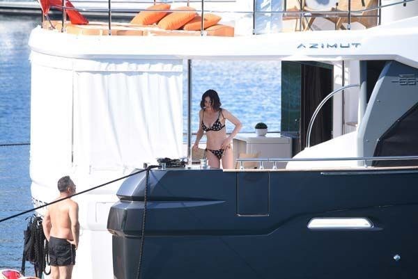 'UZATAN GÖRÜR HAYRANLIKLA BAKARDIM'