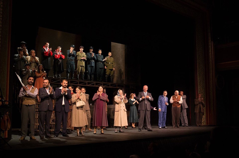 DEVLET TİYATROLARI'NDA PERDE REİS BEY'LE AÇILDI