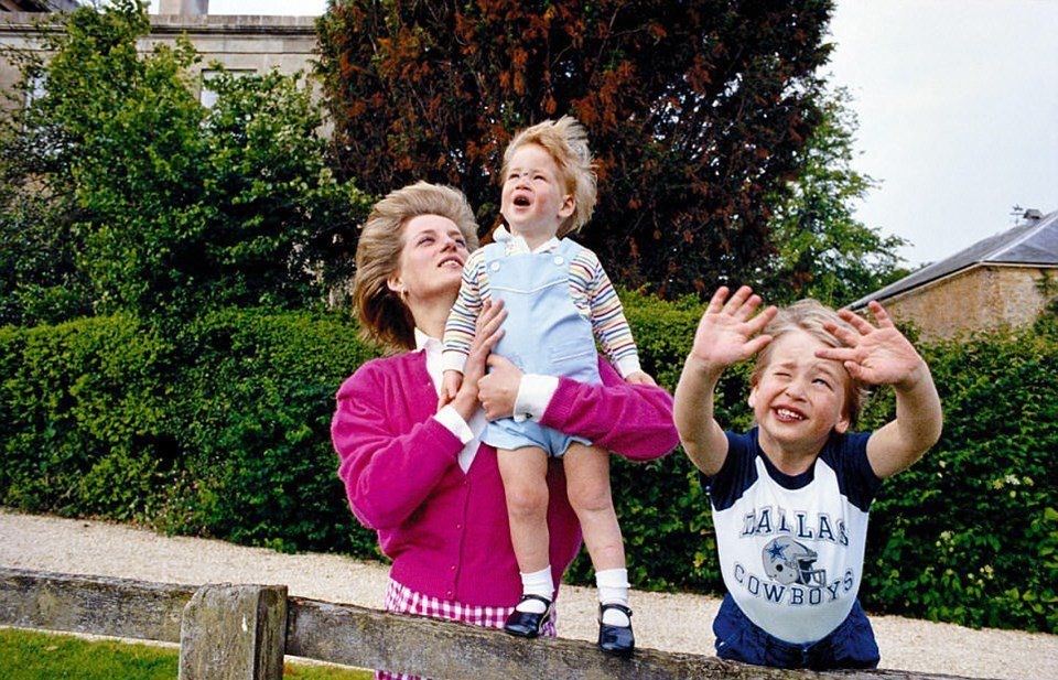 FOTOĞRAFLARLA PRENSES DIANA (57. DOĞUM GÜNÜ)