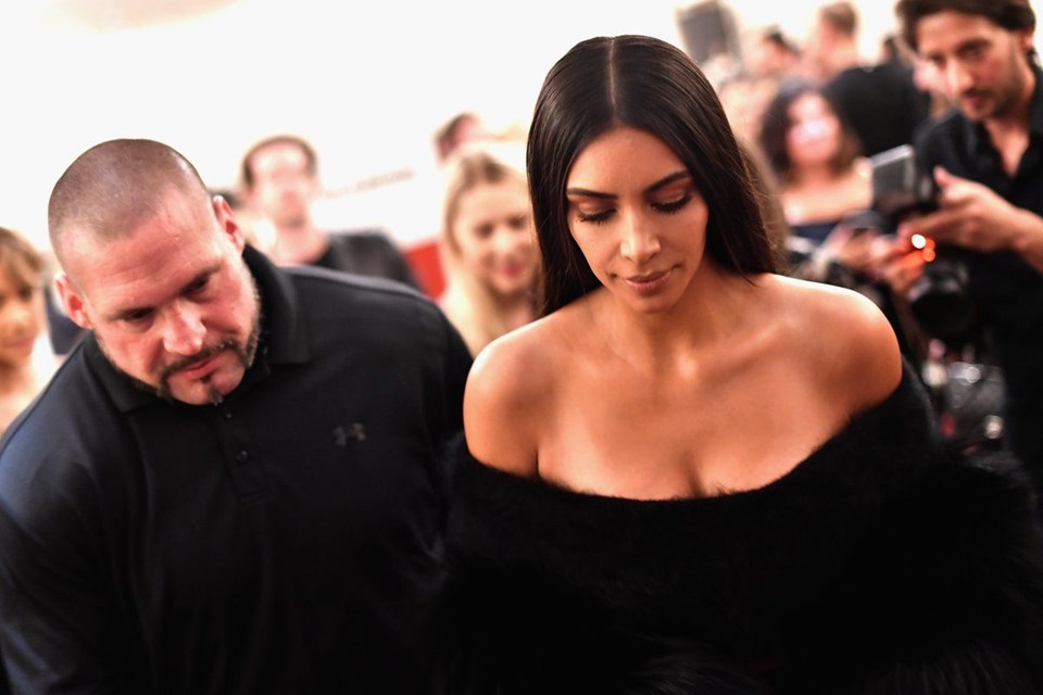KIM KARDASHIAN’IN ESKİ KORUMASINA 6,1 MİLYON DOLARLIK SOYGUN DAVASI