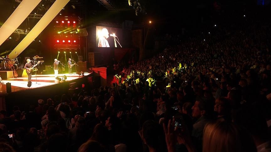 MFÖ İLE ŞEBNEM FERAH YENİDEN HARBİYE'DE