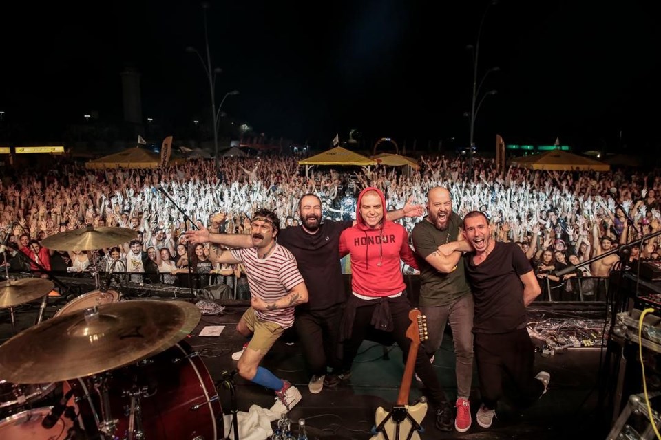 MERSİN'E YILDIZ YAĞMURU (MİLYONFEST)