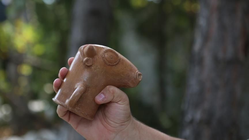 HATTUŞA'DA TARİHİ İÇME KABI BULUNDU