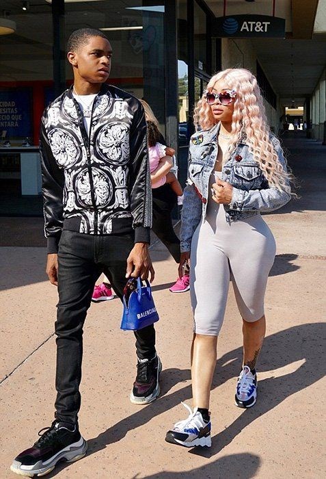 BLAC CHYNA 18 YAŞINDAKİ SEVGİLİSİYLE AİLE GEZMESİNDE