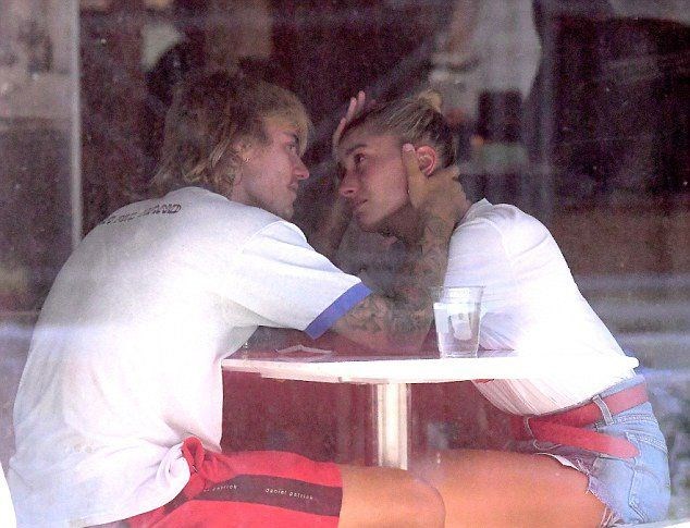 SEVGİLİLER GÖZYAŞLARI İÇİNDE