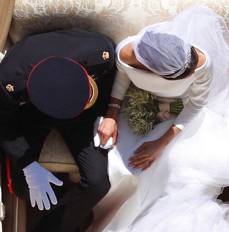 Meghan Markle, Kraliyet duğunu, gelinlik